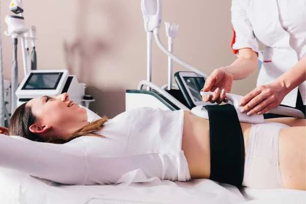 woman having body sculpting to help improve her body image and her mental health Kingston Hill